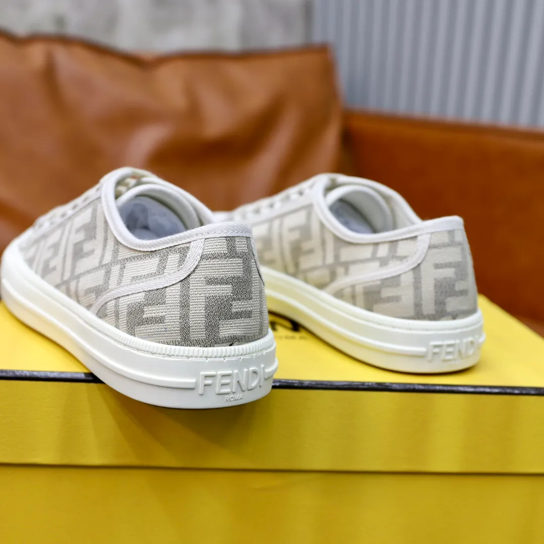 Factory price: 480 original order (couple model) Brand: FENDI Fendi 🙅‍♂️🙅‍♂️🙅‍♂️ Size: Female 35–40, Male 39-44 (45 can be customized) Grade: Official website genuine Material: Imported original LoGO fabric upper Original comfortable lining TPU wear-resistant lightweight outsole Style category: Loafers New trendy shoes Color: actual picture color